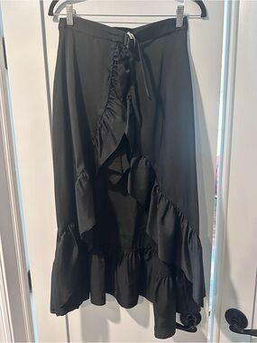 Sandro Black Ruffle High-Low ruffle skirt over shorts, size 2, medium